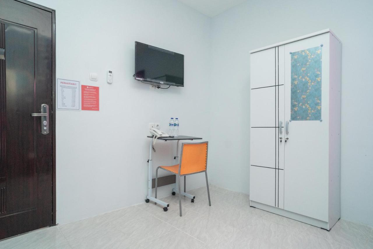 Reddoorz Plus Near Itc Cempaka Mas 2 Jakarta Exteriér fotografie