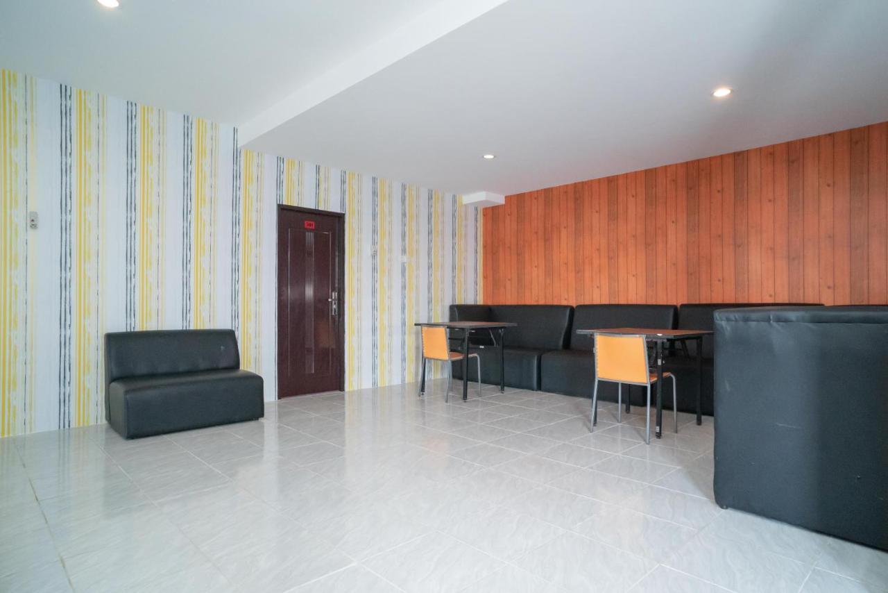 Reddoorz Plus Near Itc Cempaka Mas 2 Jakarta Exteriér fotografie