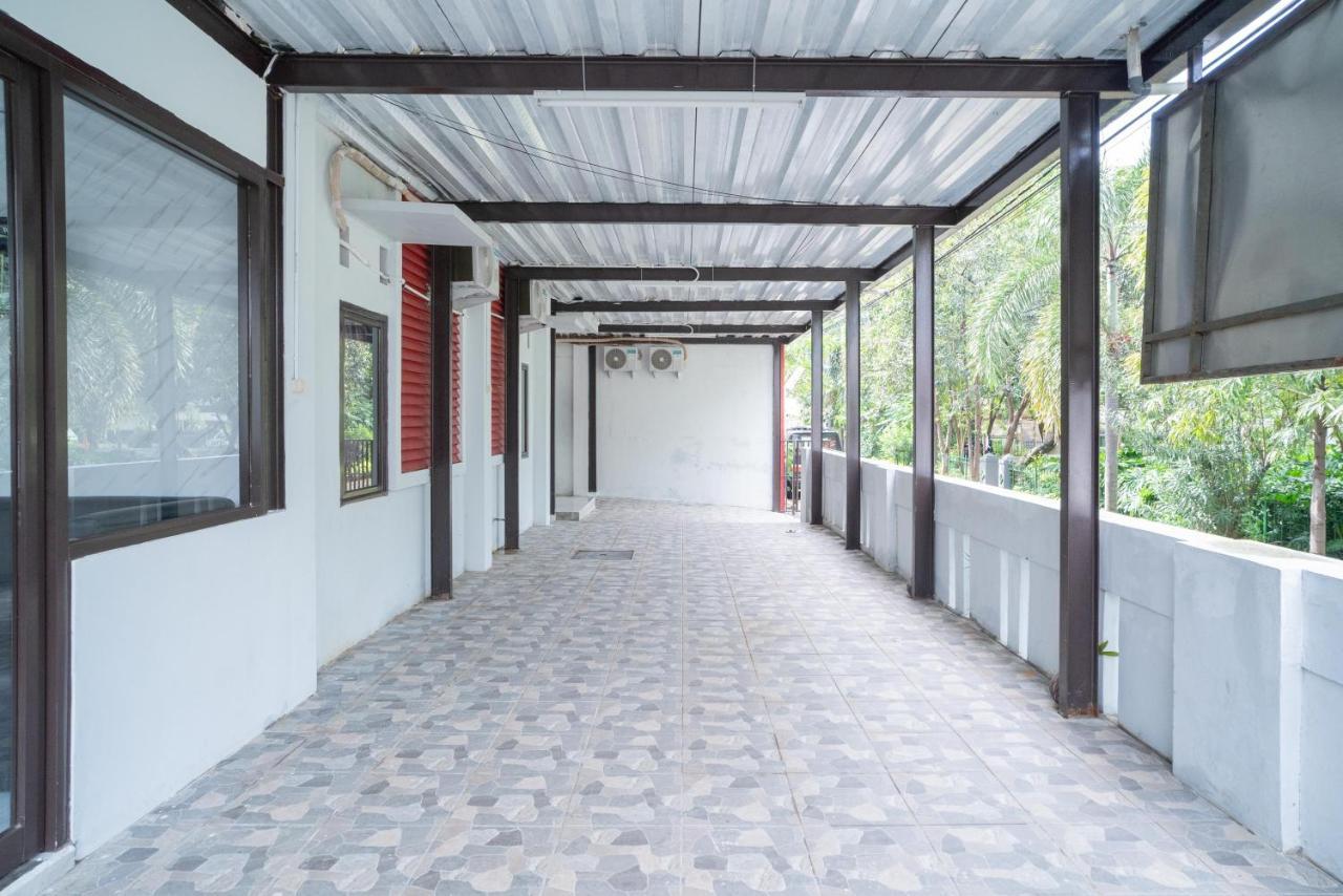 Reddoorz Plus Near Itc Cempaka Mas 2 Jakarta Exteriér fotografie