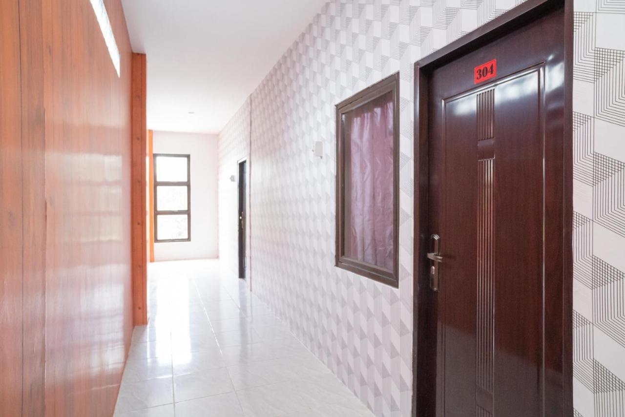 Reddoorz Plus Near Itc Cempaka Mas 2 Jakarta Exteriér fotografie