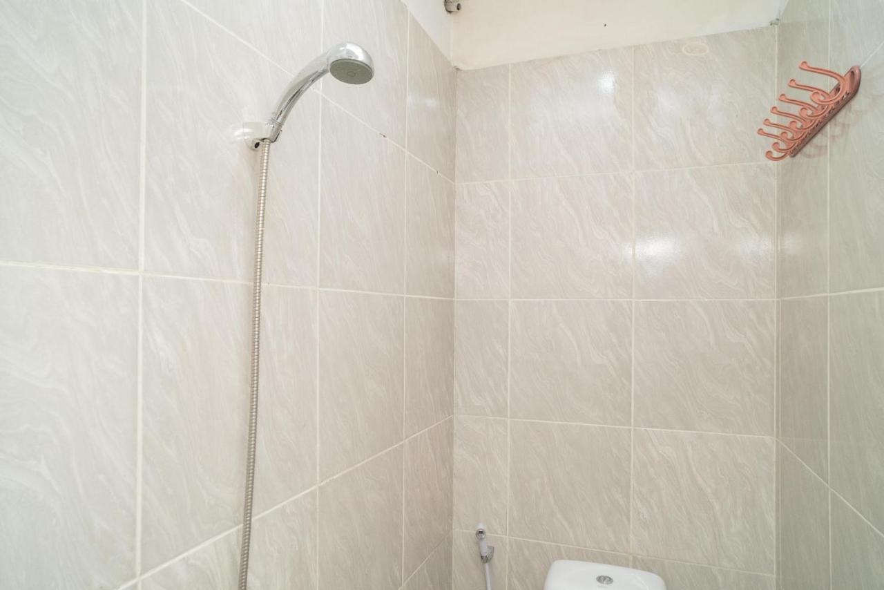 Reddoorz Plus Near Itc Cempaka Mas 2 Jakarta Exteriér fotografie