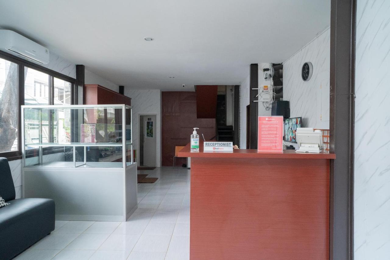 Reddoorz Plus Near Itc Cempaka Mas 2 Jakarta Exteriér fotografie