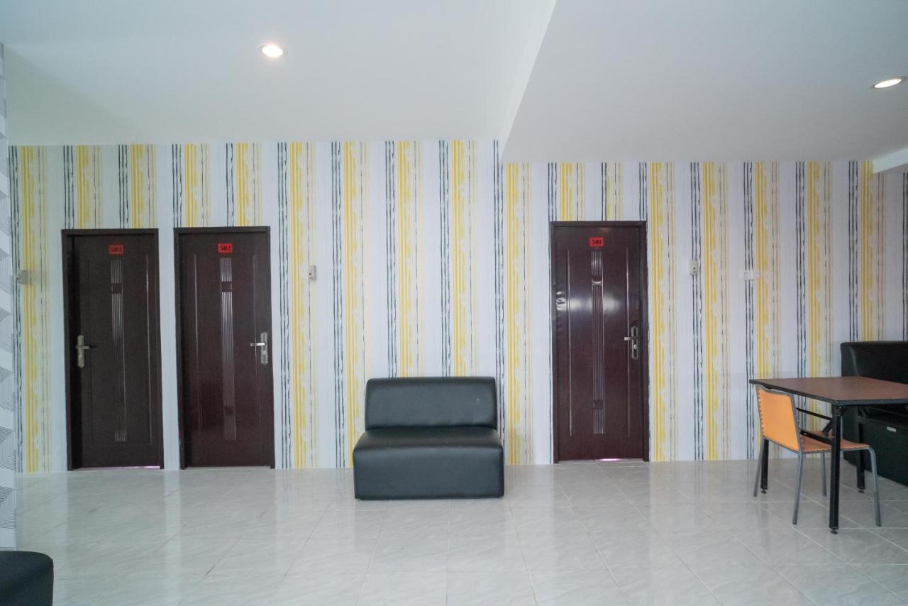Reddoorz Plus Near Itc Cempaka Mas 2 Jakarta Exteriér fotografie