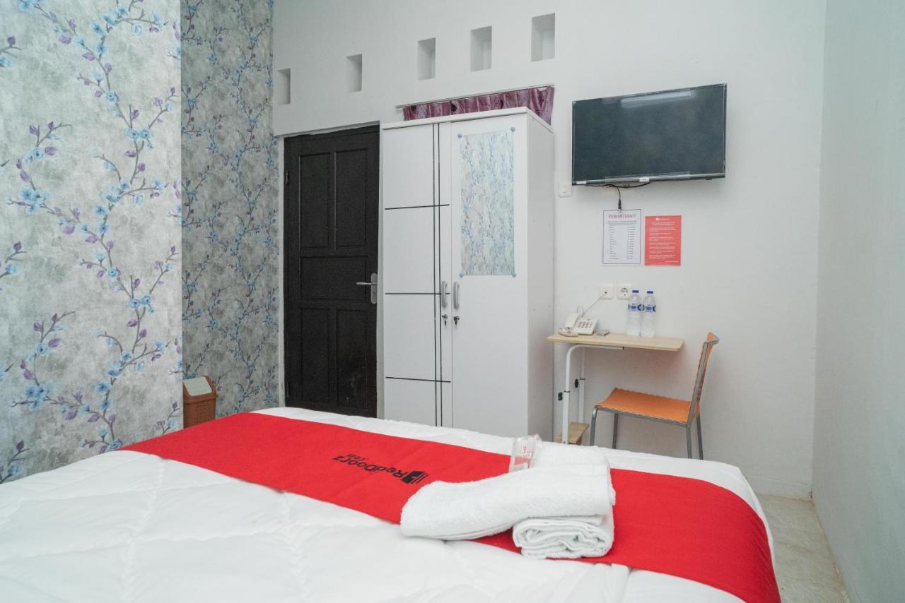 Reddoorz Plus Near Itc Cempaka Mas 2 Jakarta Exteriér fotografie