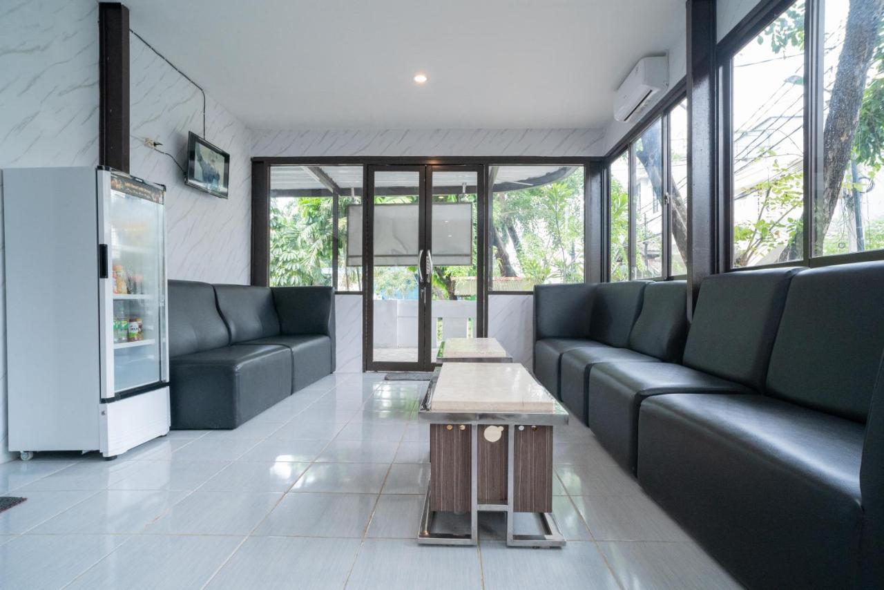 Reddoorz Plus Near Itc Cempaka Mas 2 Jakarta Exteriér fotografie