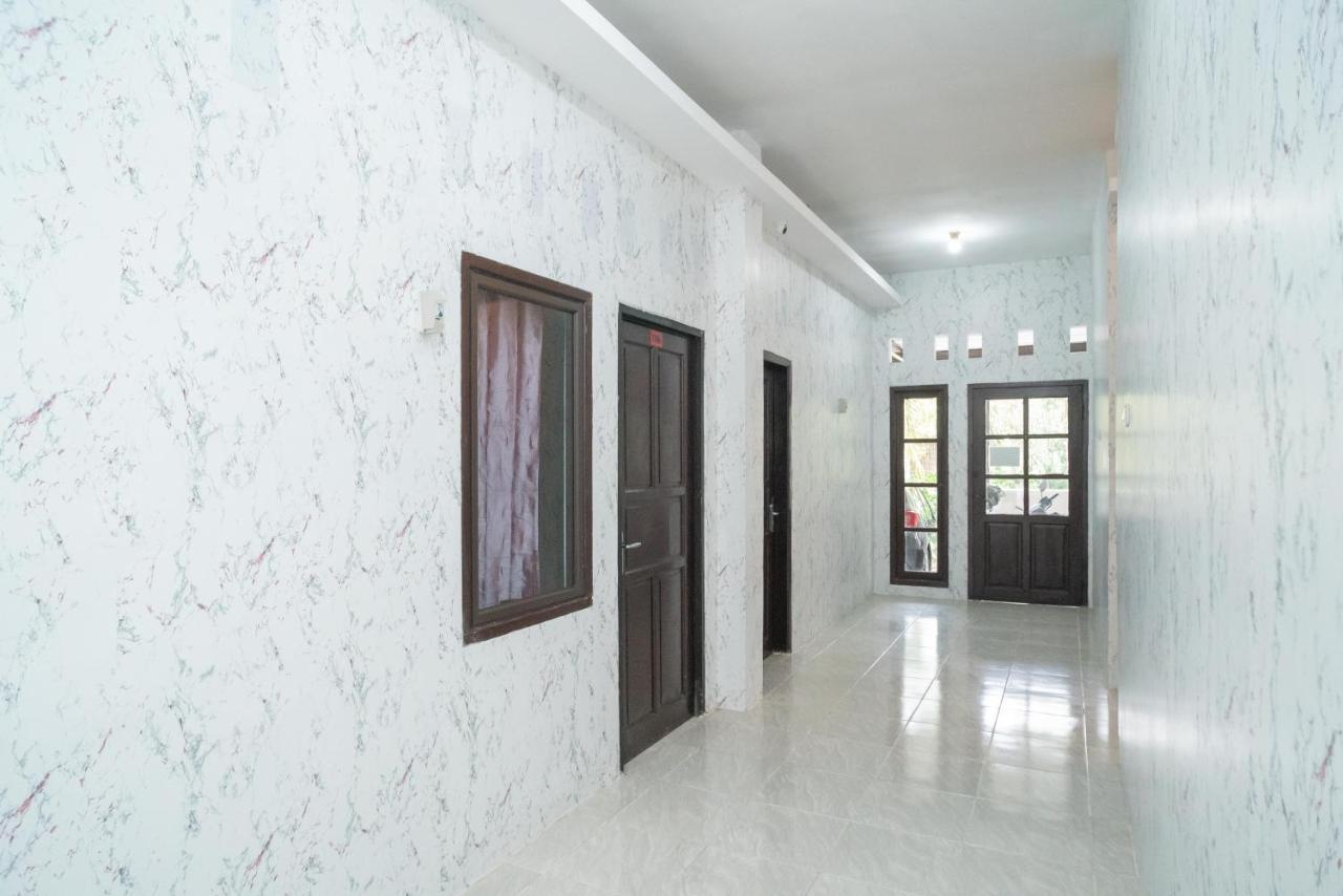 Reddoorz Plus Near Itc Cempaka Mas 2 Jakarta Exteriér fotografie