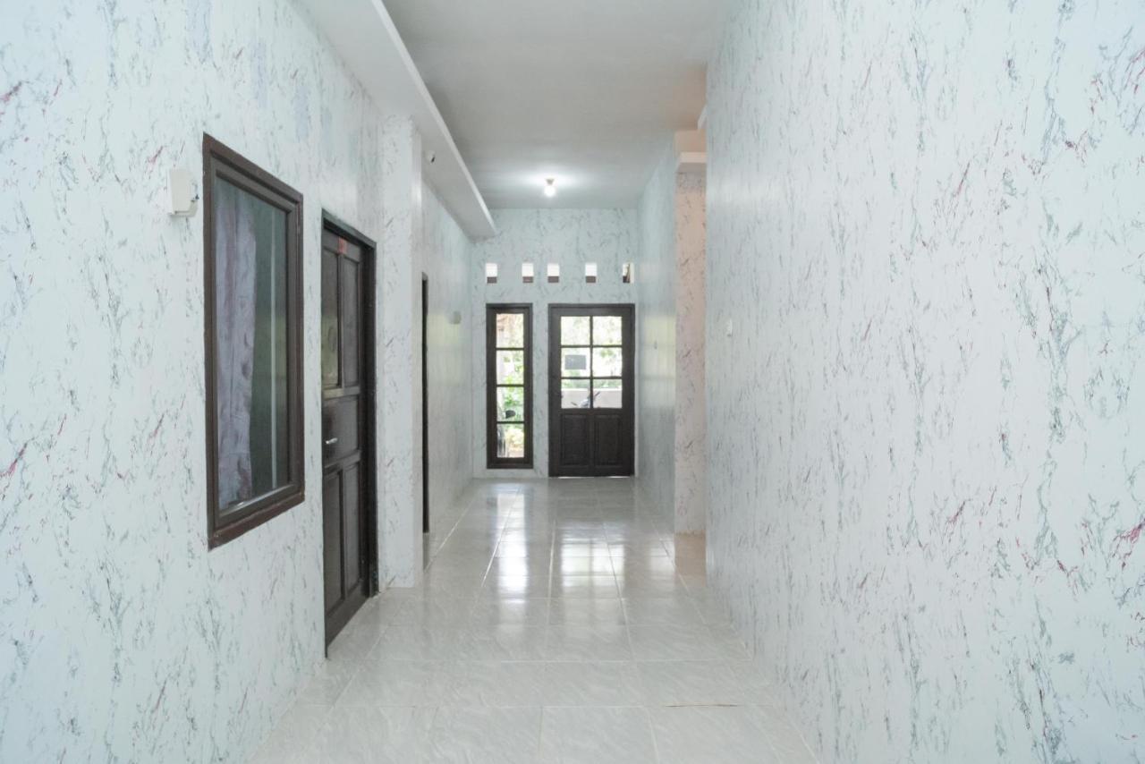 Reddoorz Plus Near Itc Cempaka Mas 2 Jakarta Exteriér fotografie