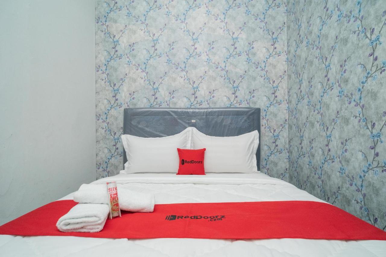 Reddoorz Plus Near Itc Cempaka Mas 2 Jakarta Exteriér fotografie